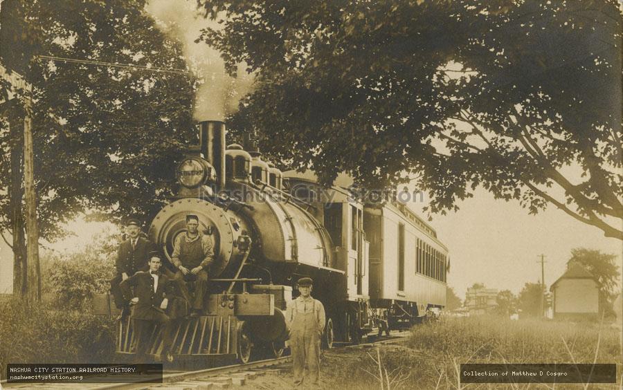 Postcard: Boston & Maine Railroad #725 and combine at Bethlehem